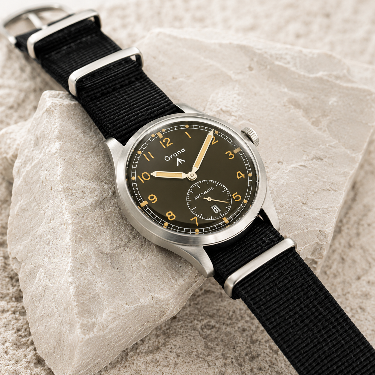 GRANA Black Date Calendar